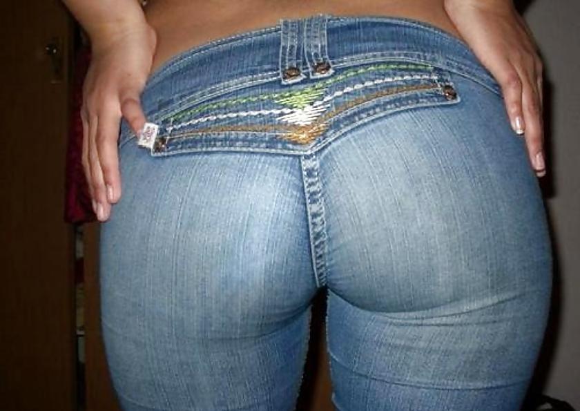 25P Girls in tight pants 22