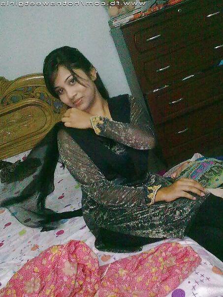 25P Beautiful Woman
