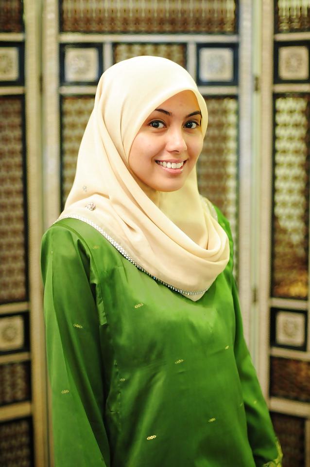 25P Beautiful Woman