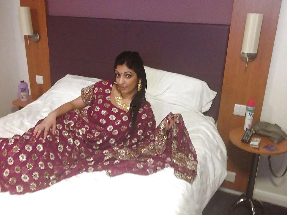 12P UK Indian Nympho Premier Inn