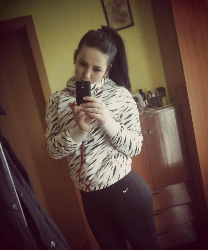 25P Macedonian girls in yoga pants