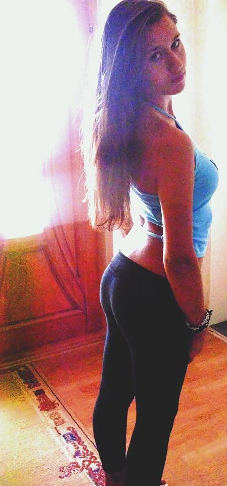 25P Macedonian girls in yoga pants