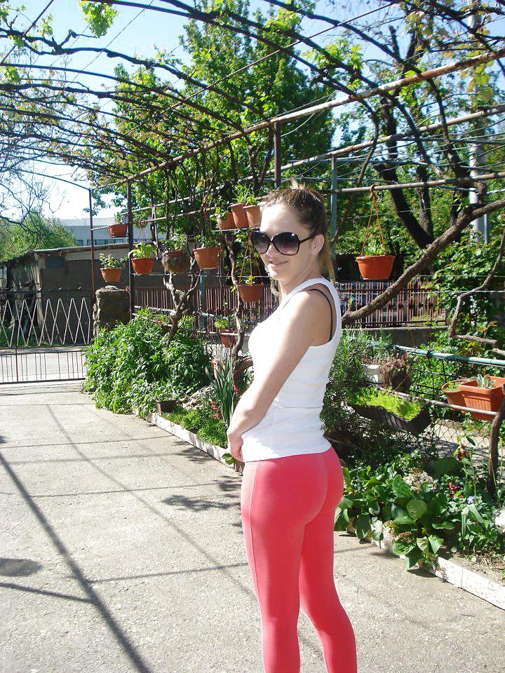 25P Macedonian girls in yoga pants