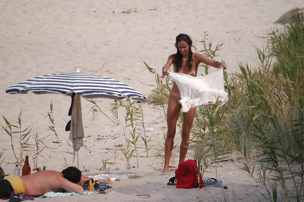 25P Superb beach MILF!