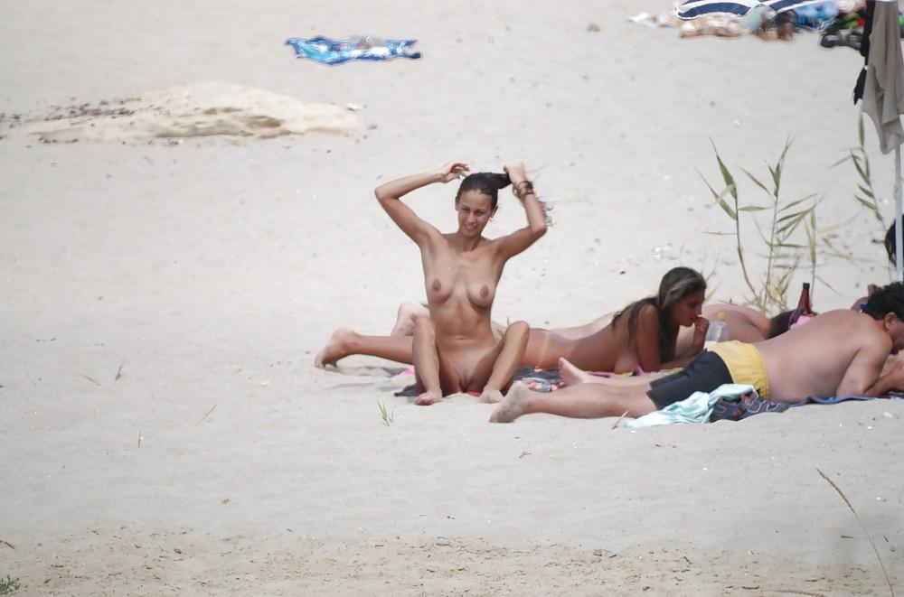 25P Superb beach MILF!