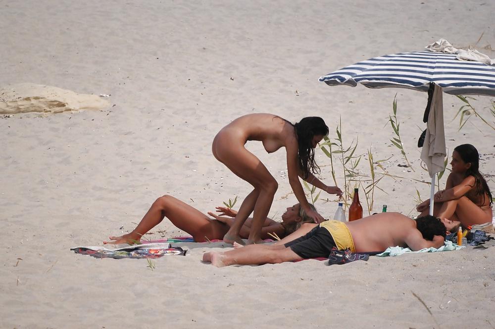 25P Superb beach MILF!