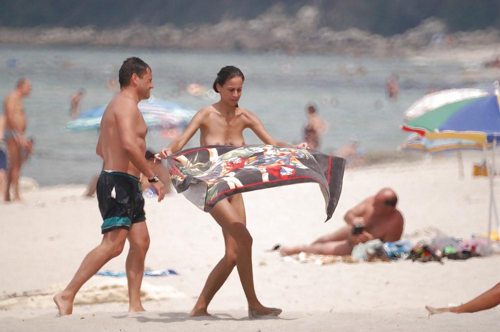 25P Superb beach MILF!
