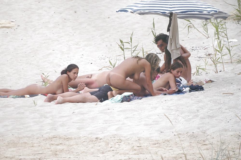 25P Superb beach MILF!