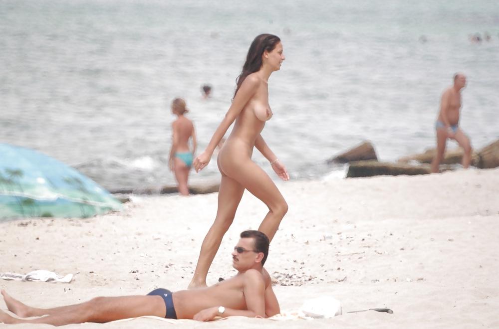 25P Superb beach MILF!