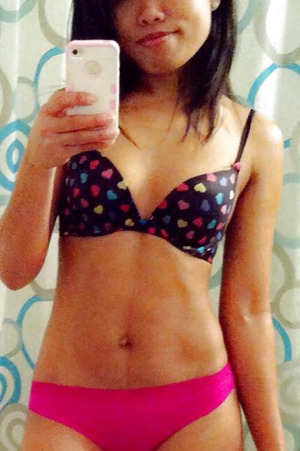 12P Sexy Asian chick gets naked