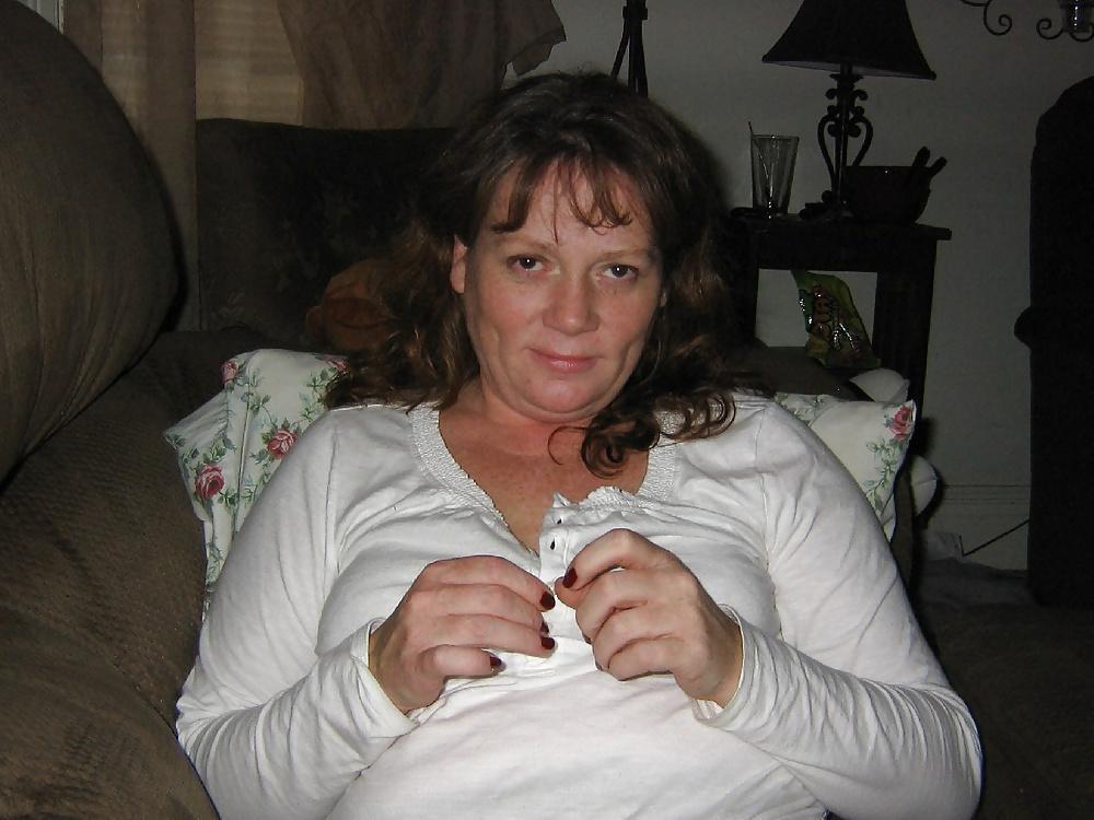 25P Hot mature woman!