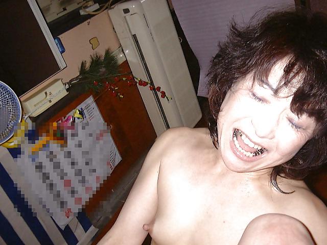 20P Japanese Mature Woman 123