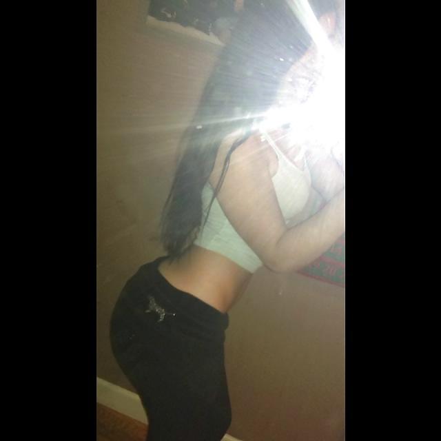 9P Bubblebutts in tight pants 