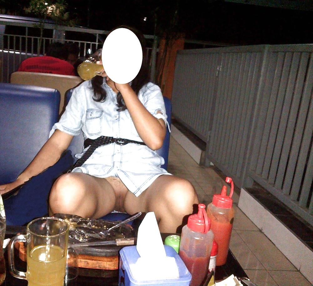 13P Date with My Malay Milf Sugar Mommy in a Restaurant