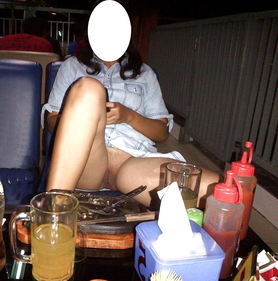 13P Date with My Malay Milf Sugar Mommy in a Restaurant