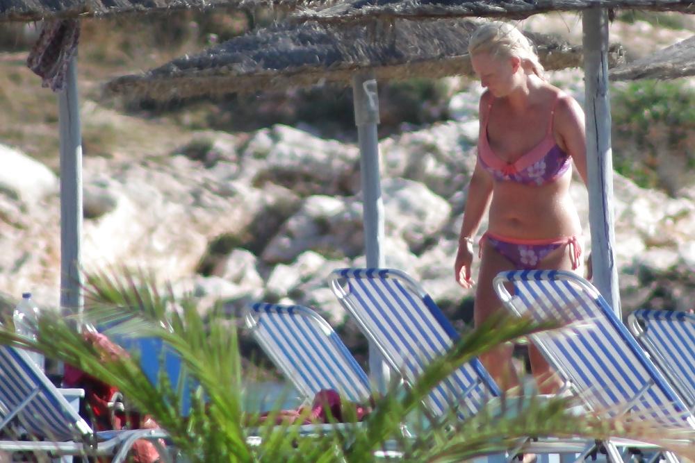 25P Topless and bikini beach in Paros4