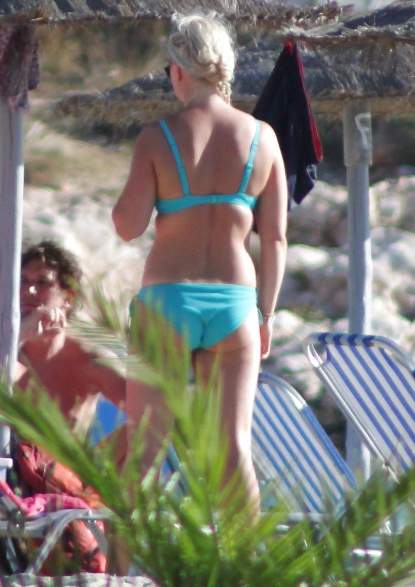 25P Topless and bikini beach in Paros4