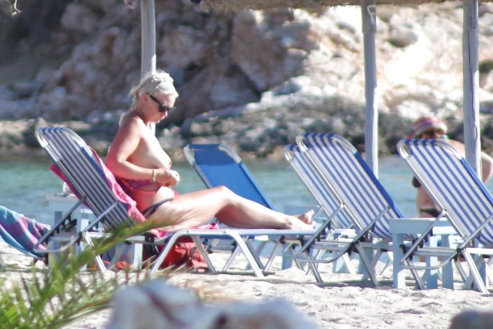 25P Topless and bikini beach in Paros4