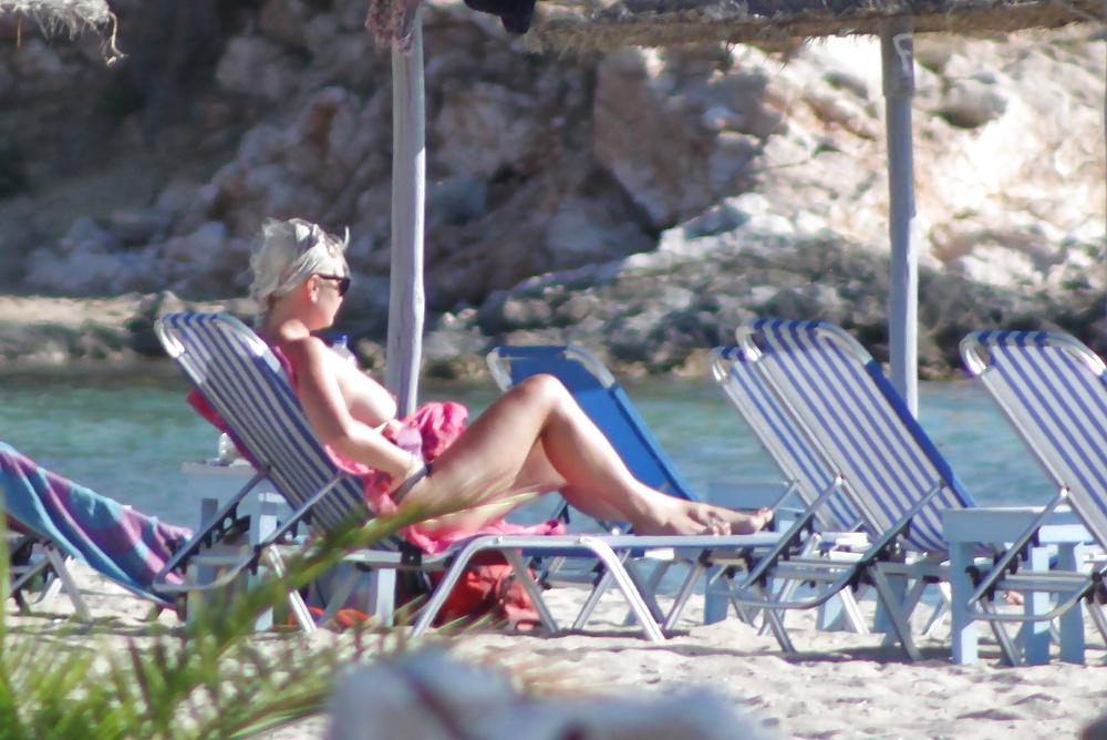 25P Topless and bikini beach in Paros4