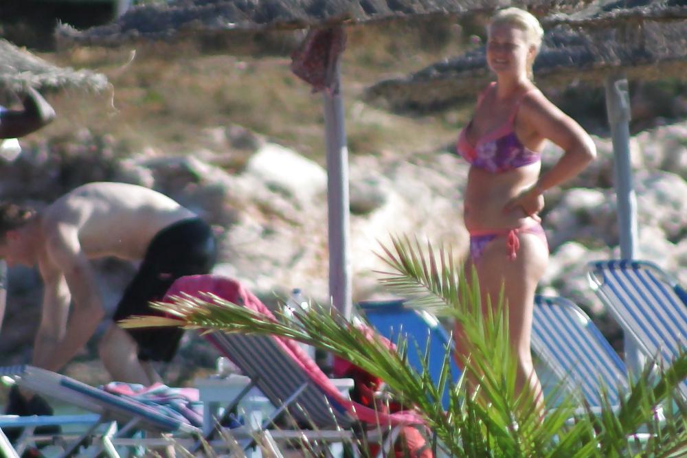25P Topless and bikini beach in Paros4