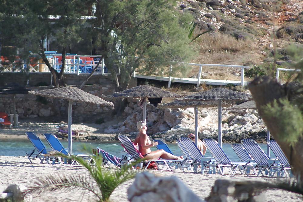 25P Topless and bikini beach in Paros4