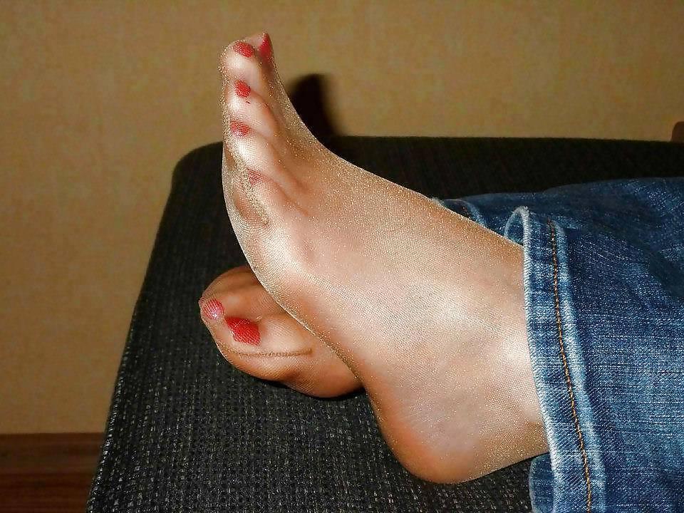 11P Nylonfeet of my 56 years old Aunt...