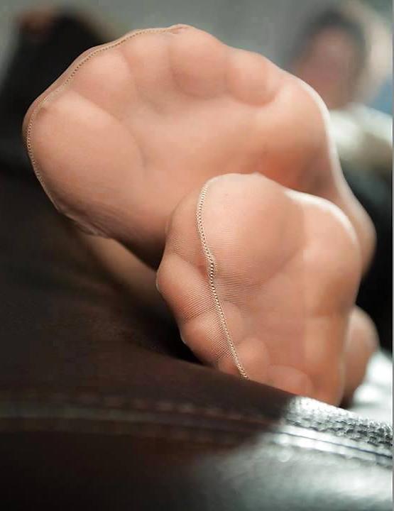 11P Nylonfeet of my 56 years old Aunt...