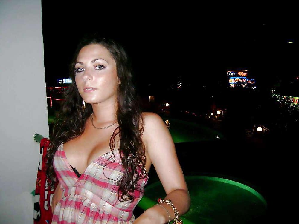 25P Beach Babe Elena