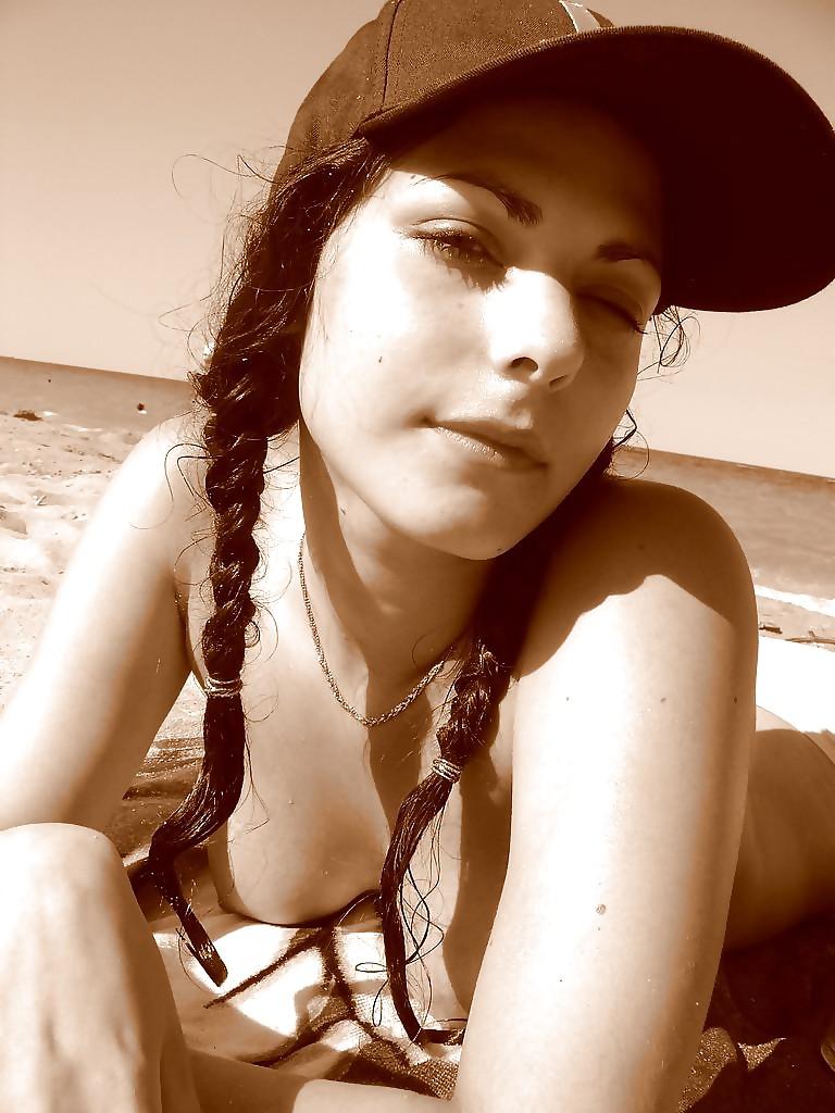 25P Beach Babe Elena