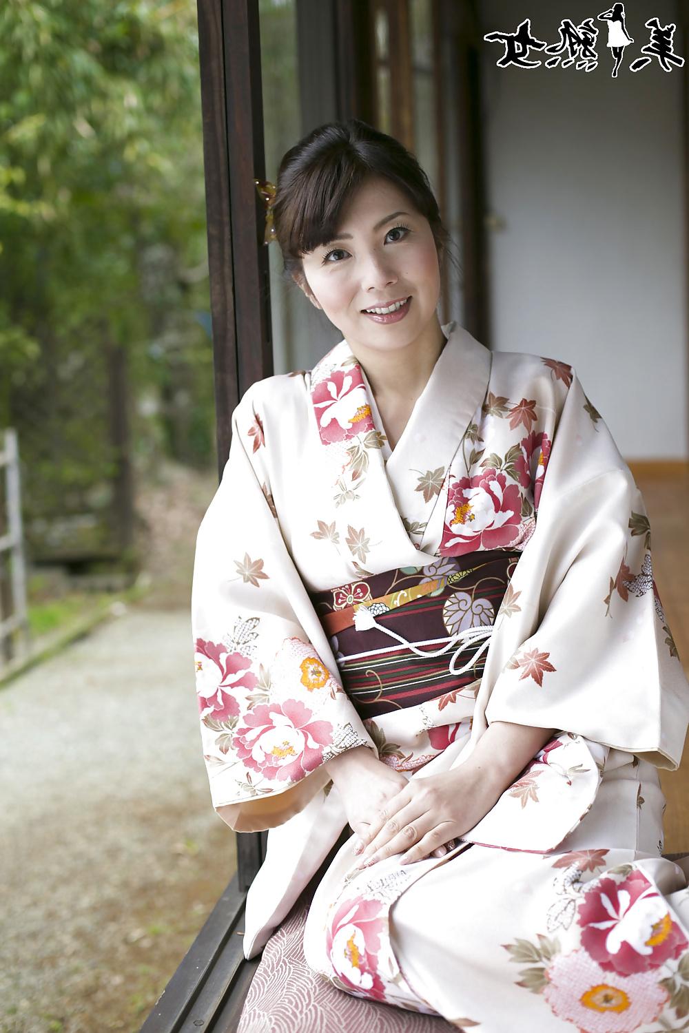 25P SEXY Kimika Ichijo (MILF)