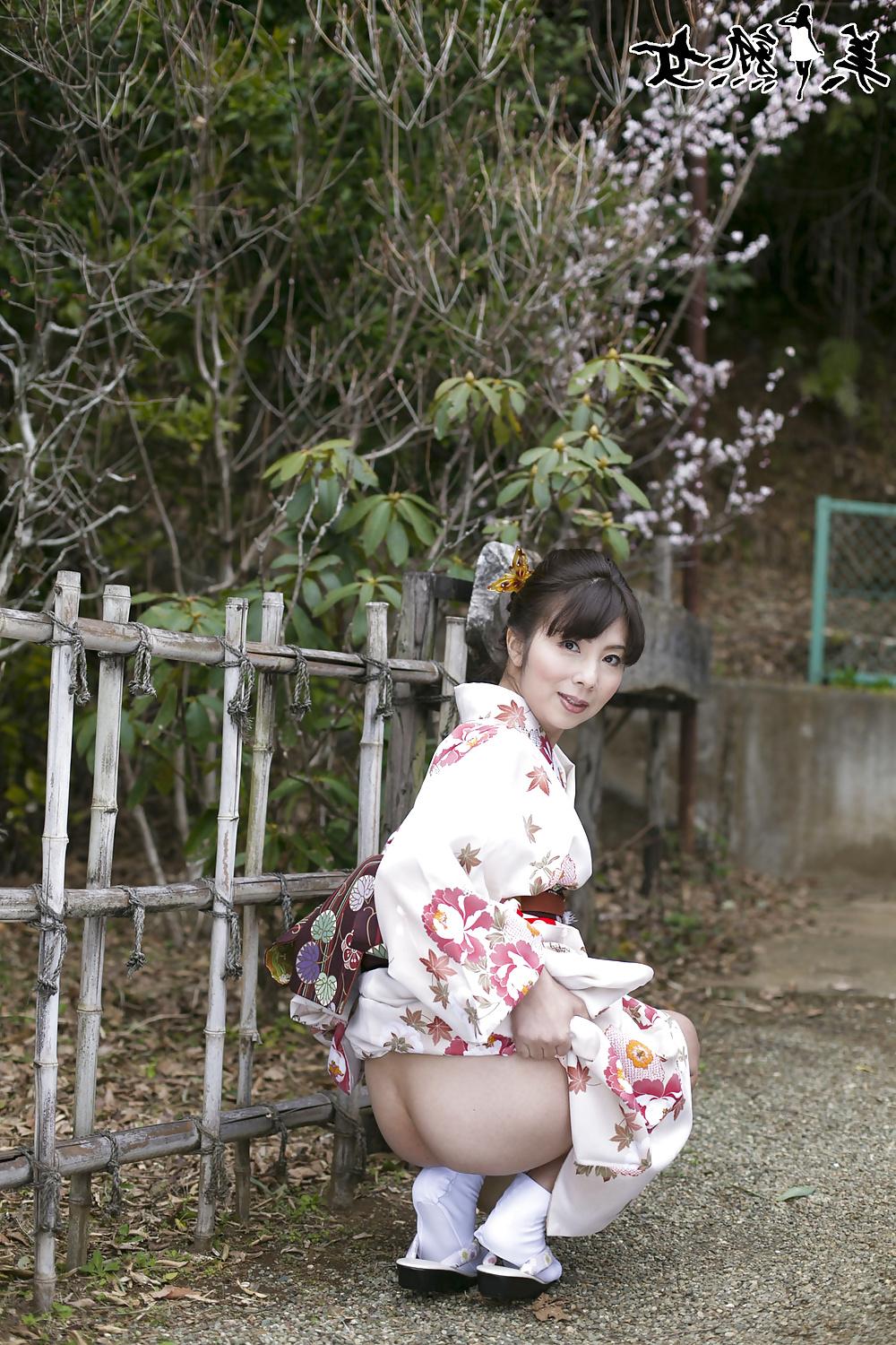 25P SEXY Kimika Ichijo (MILF)