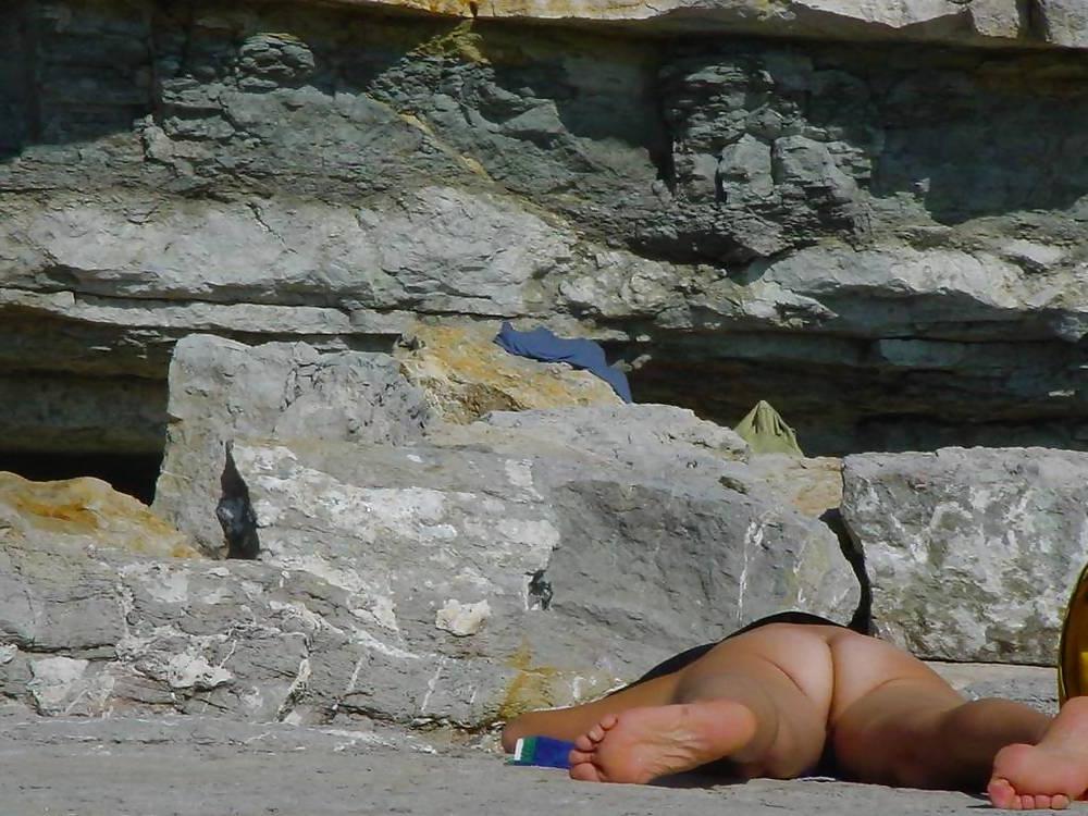 25P More Mature Beach Photos