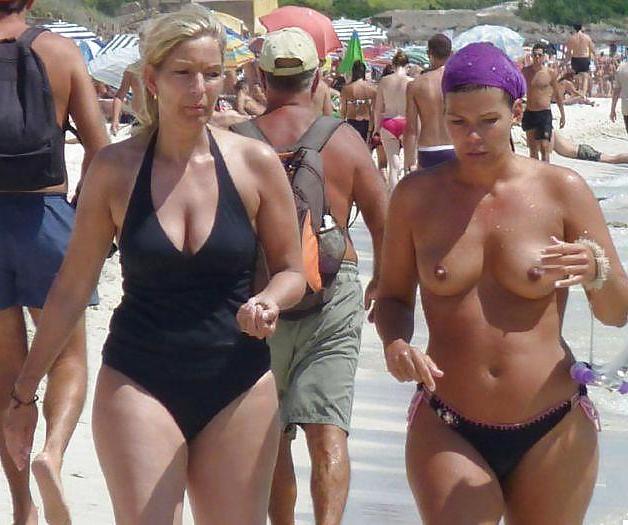 20P Naked beach 56.