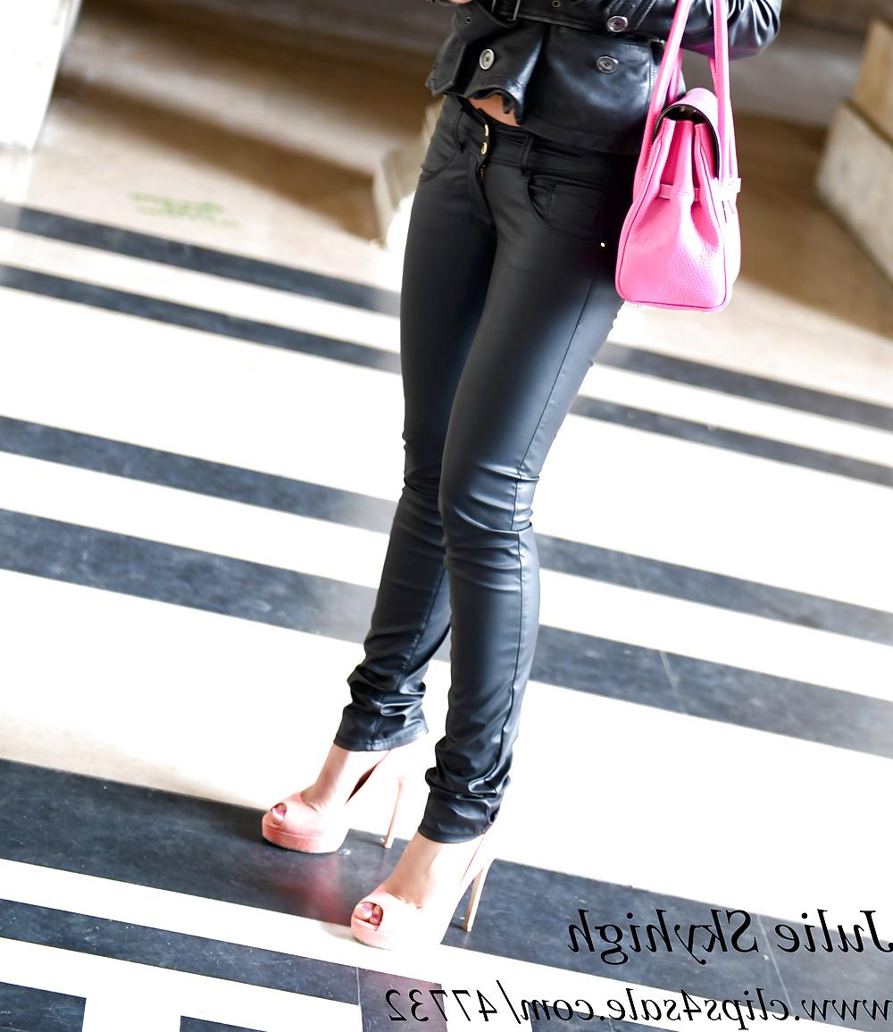 7P I sell my MET leather pant worn without panty under it :) 