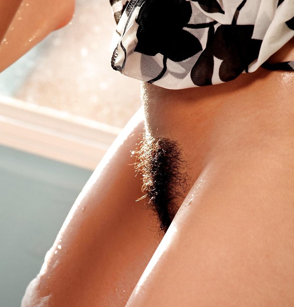 16P Super hot hairy pussy