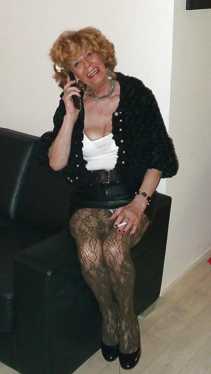 25P Milf and matures in stockings,Very sexy!