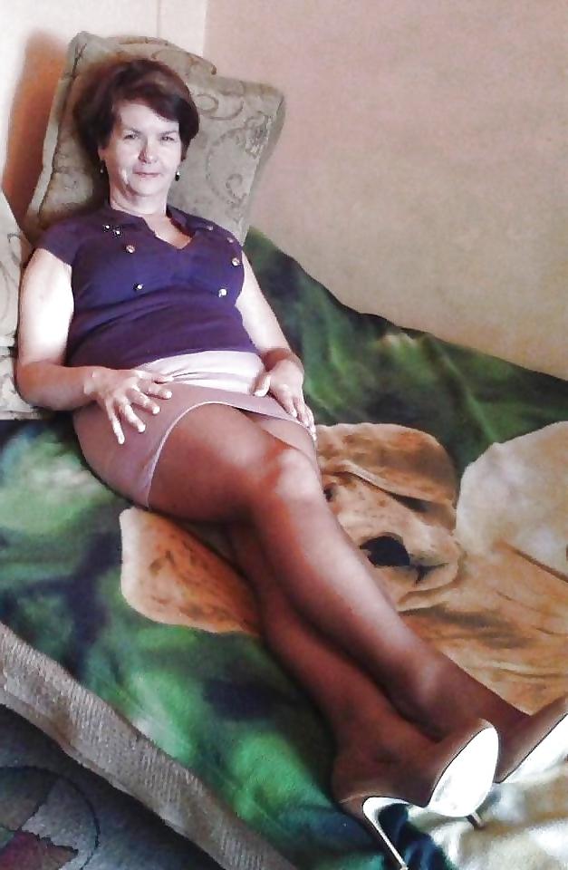 25P Milf and matures in stockings,Very sexy!