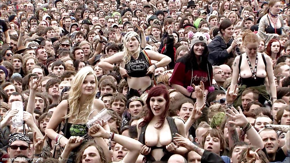 25P Flashing at UK Metal Concert