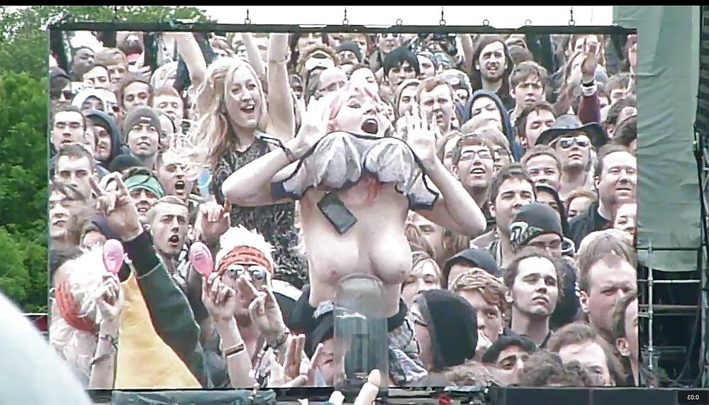 25P Flashing at UK Metal Concert