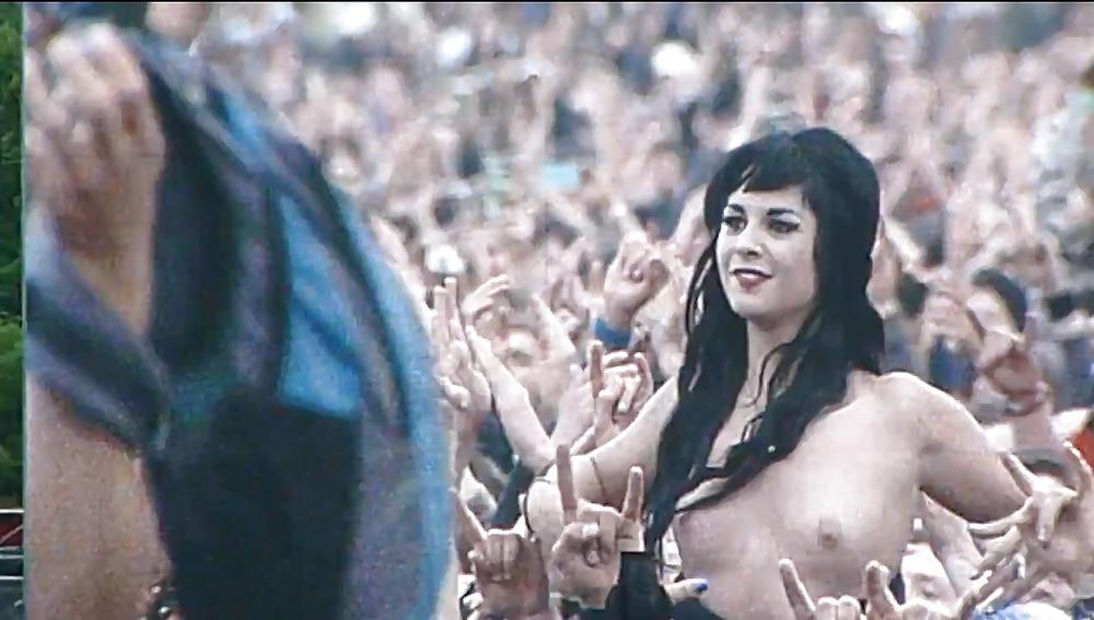 25P Flashing at UK Metal Concert