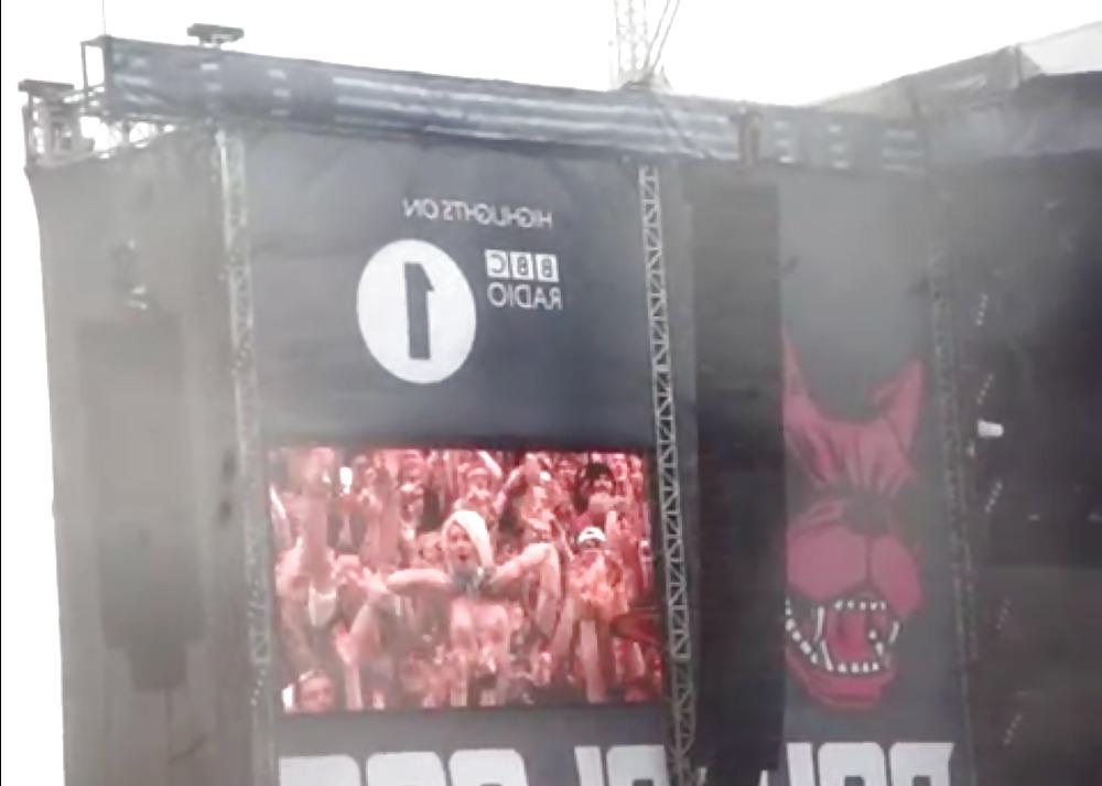 25P Flashing at UK Metal Concert