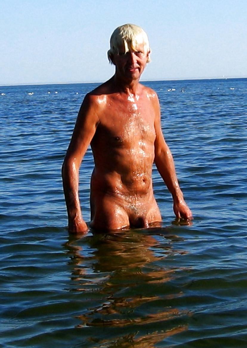 18P Naked on the public beach