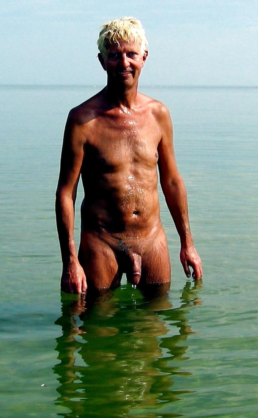 18P Naked on the public beach