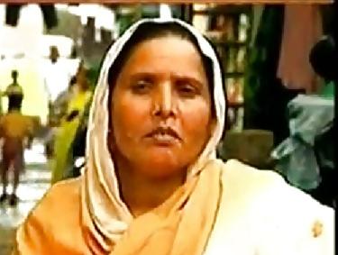 12P Indian Milf Bend Over 