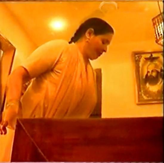 12P Indian Milf Bend Over 