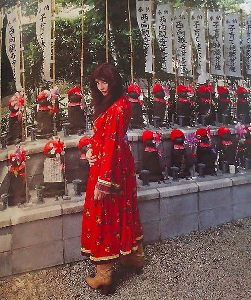 25P Kate Bush - Goddess 5