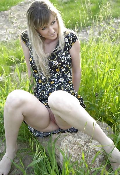 15P Upskirt No Pants 39