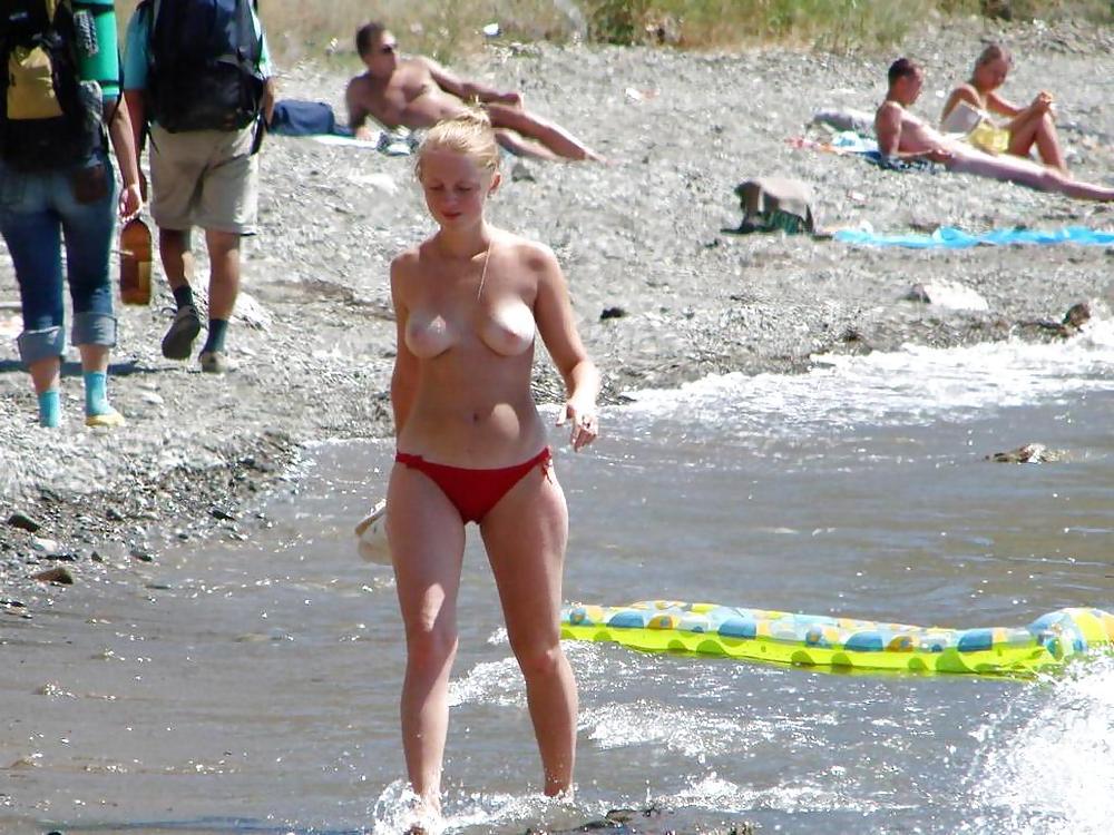 20P Naked beach 65.