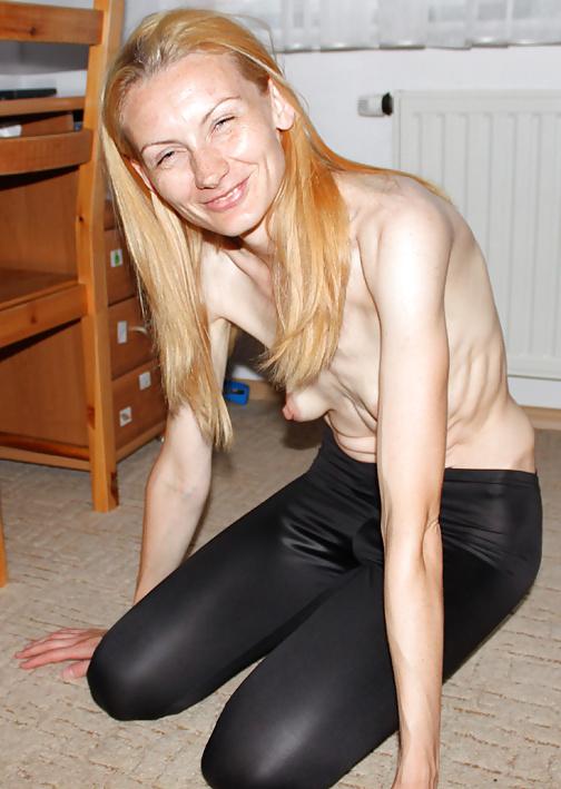 16P Skinny Milf showing her pussy and small tits