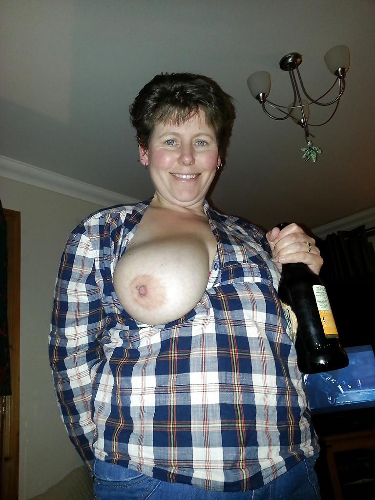 25P Big Titted Scottish  Wife  Barbara Campbell Exposed